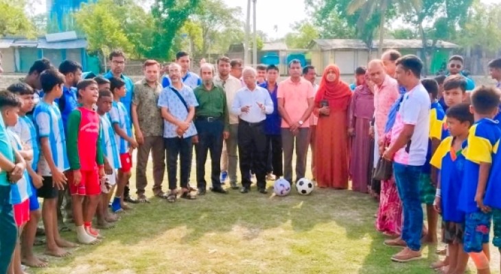 কালিগঞ্জে প্রাথমিক বিদ্যালয় গোল্ডকাপ ফুটবল বালক ও বালিকা টুর্নামেন্ট